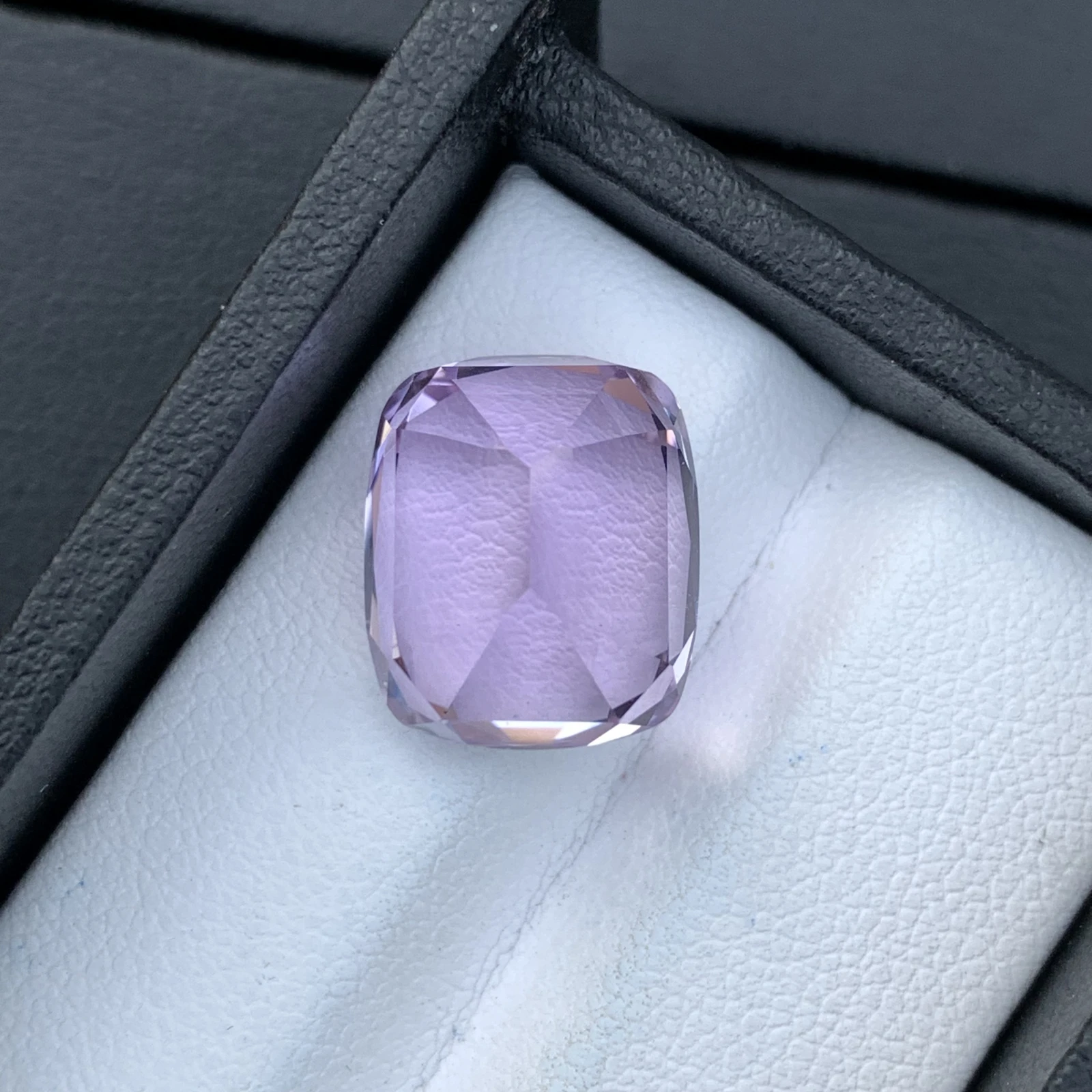 Natural Pink Kunzite 14.70 Carat Faceted Cushion Shape Loose Gemstone For Jewelry — view 3